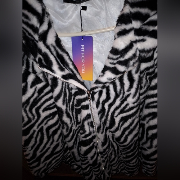 BOGO🆓 -Zebra Print Fit For You Soft Zip Up Jacket - Picture 5 of 6